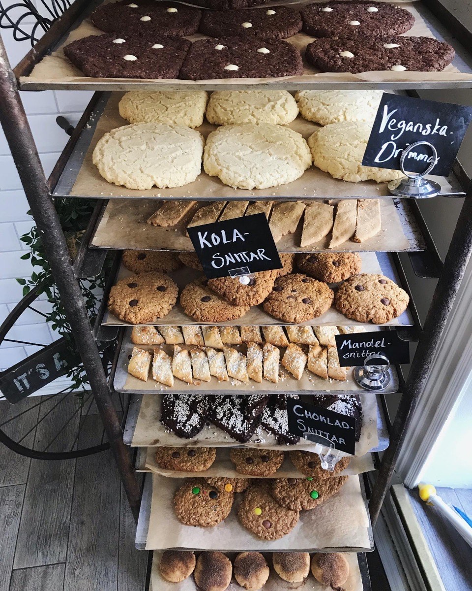 Kakställ med veganska drömmar, kolachokladkaka och kokostoppar